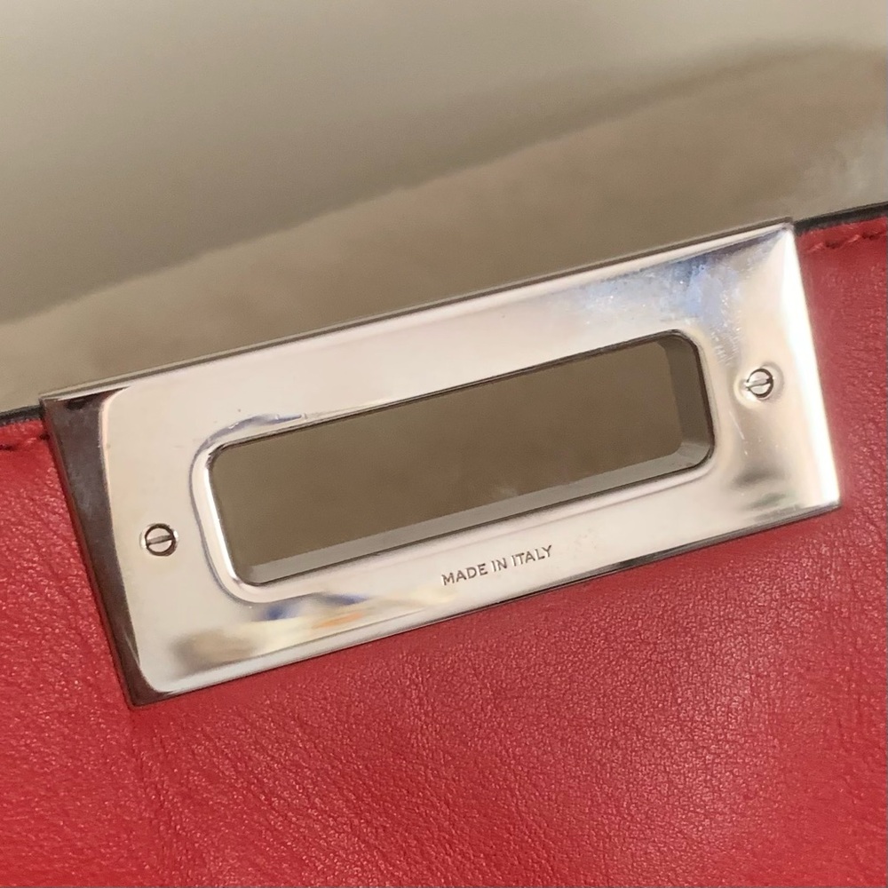 Hold Fendi shearling peekaboo bag - Picture 7 of 16